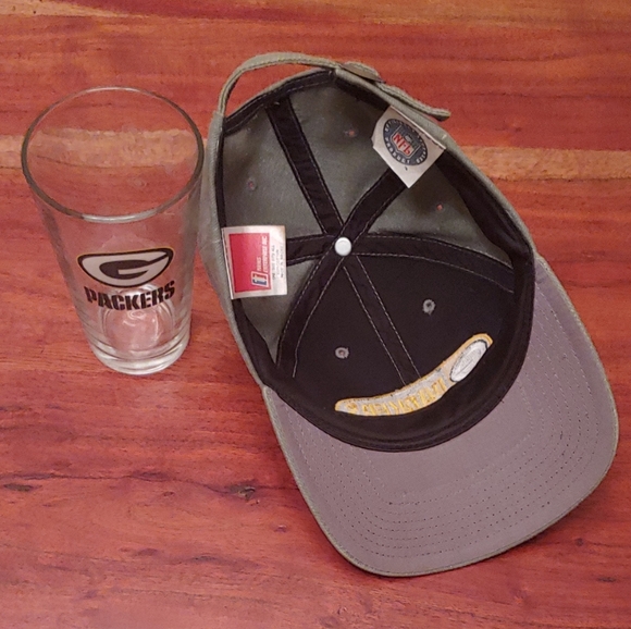 Green Bay Packers Drink Glass and Cap. - Picture 10 of 11